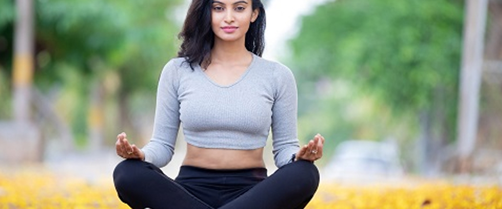 Face Yoga: खूबसूरत और ग्लोइंग फेस के लिए करें ये बेस्ट टॉप-5 योगासन – Best Top-5 Yoga Poses For Beautiful And Glowing Face In Hindi